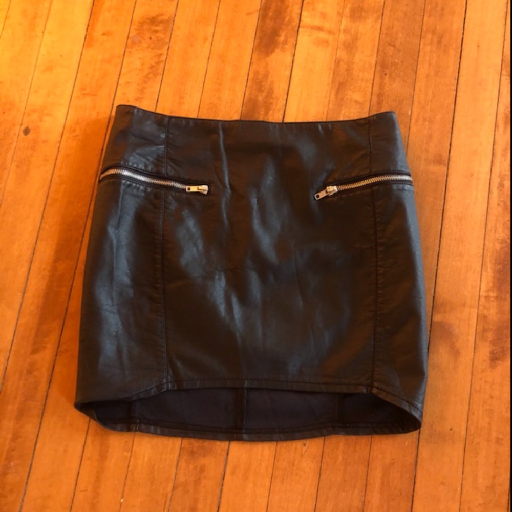 H&M Divided Black Faux Leather Mini Skirt NWT Back Zip